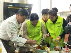 南陽(yáng)月嫂泓德家政公司_南陽(yáng)學(xué)催乳好找工作嗎？產(chǎn)后通乳的必要性